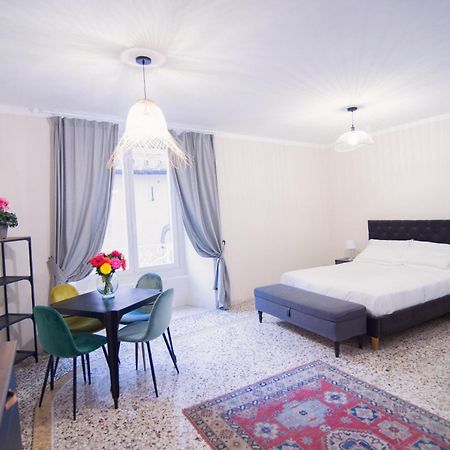 La Piazzetta Rooms & Apartments เจนัว ภายนอก รูปภาพ