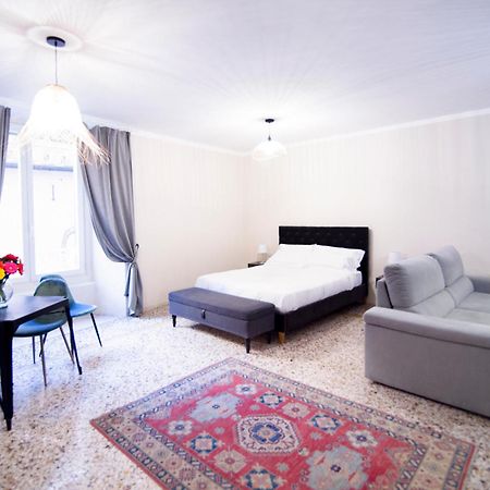 La Piazzetta Rooms & Apartments เจนัว ภายนอก รูปภาพ